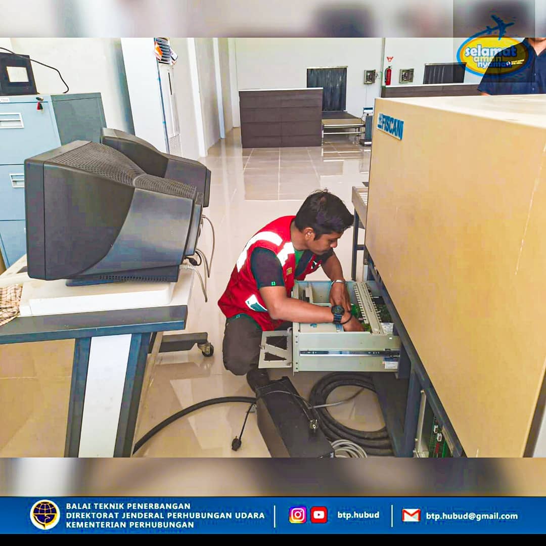 Perbaikan Mesin X-Ray di UPBU Teungku Cut Ali - Tapaktuan olehTeknisi Penerbangan Unit Elektronika Bandara